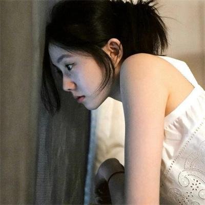 蓝色江流淌